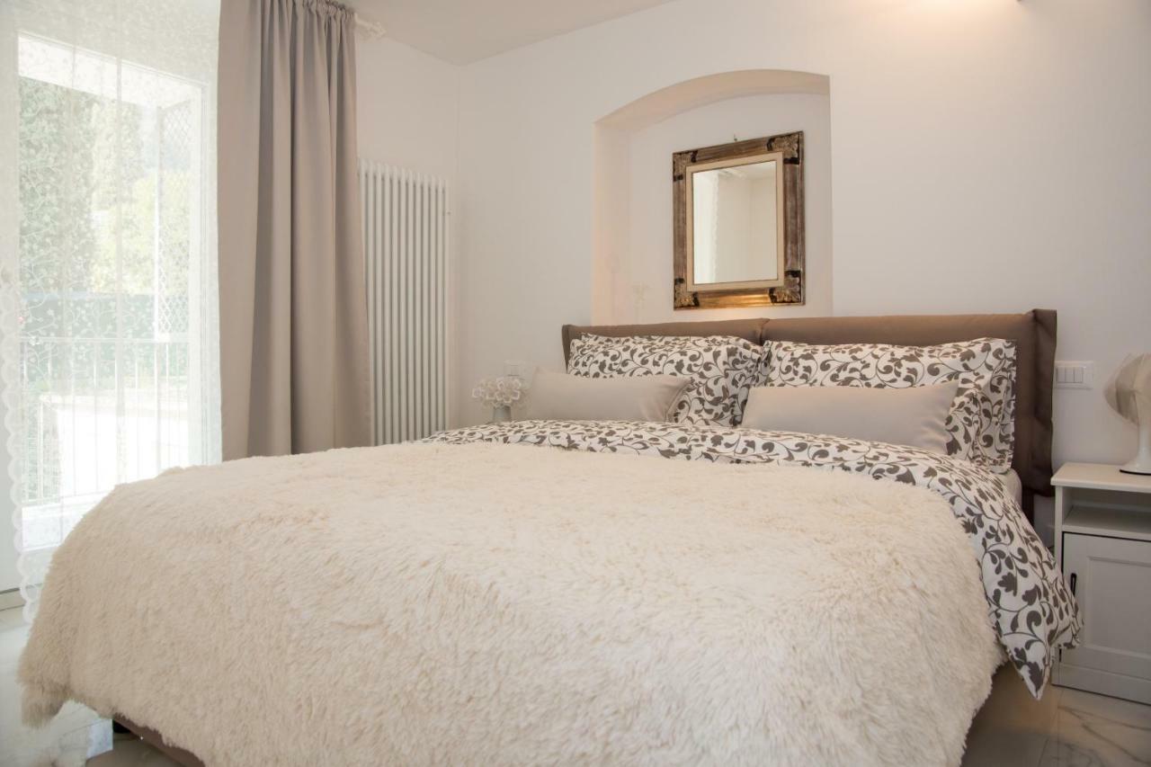 Residenza Romantica Riva del Garda Luaran gambar