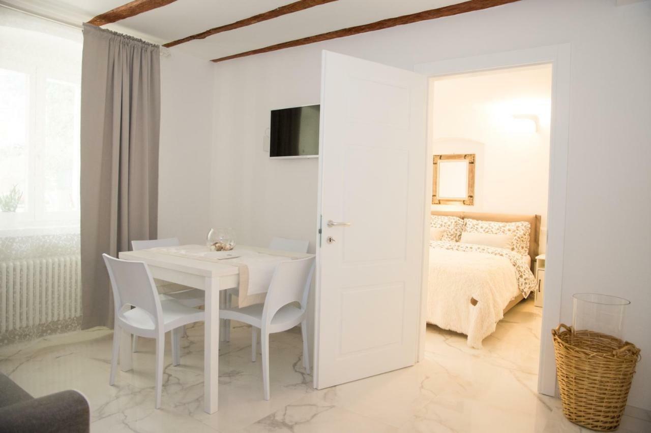 Residenza Romantica Riva del Garda Luaran gambar