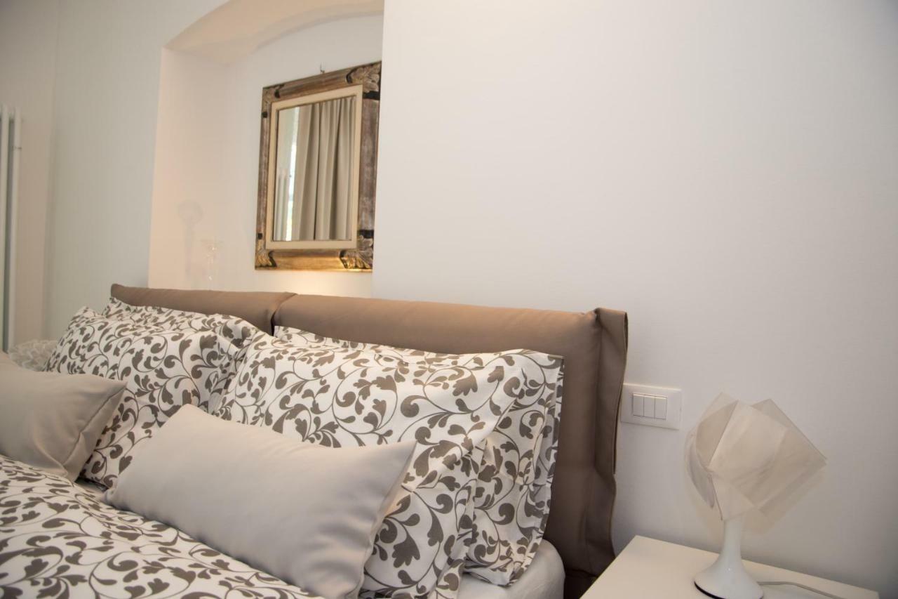 Residenza Romantica Riva del Garda Luaran gambar