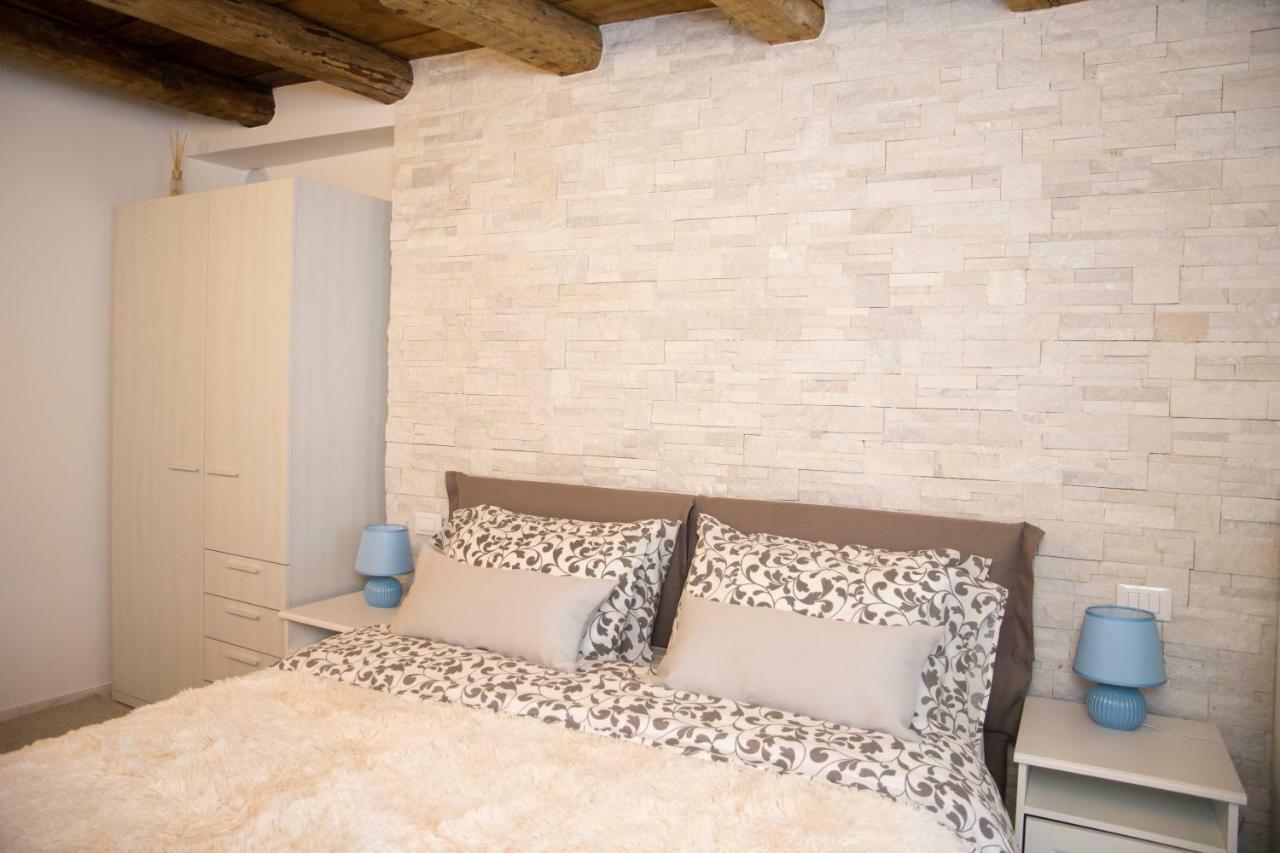 Residenza Romantica Riva del Garda Luaran gambar